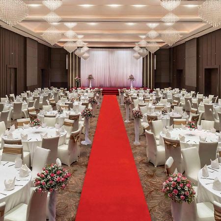 Hotel Pullman Yangon Centrepoint Esterno foto