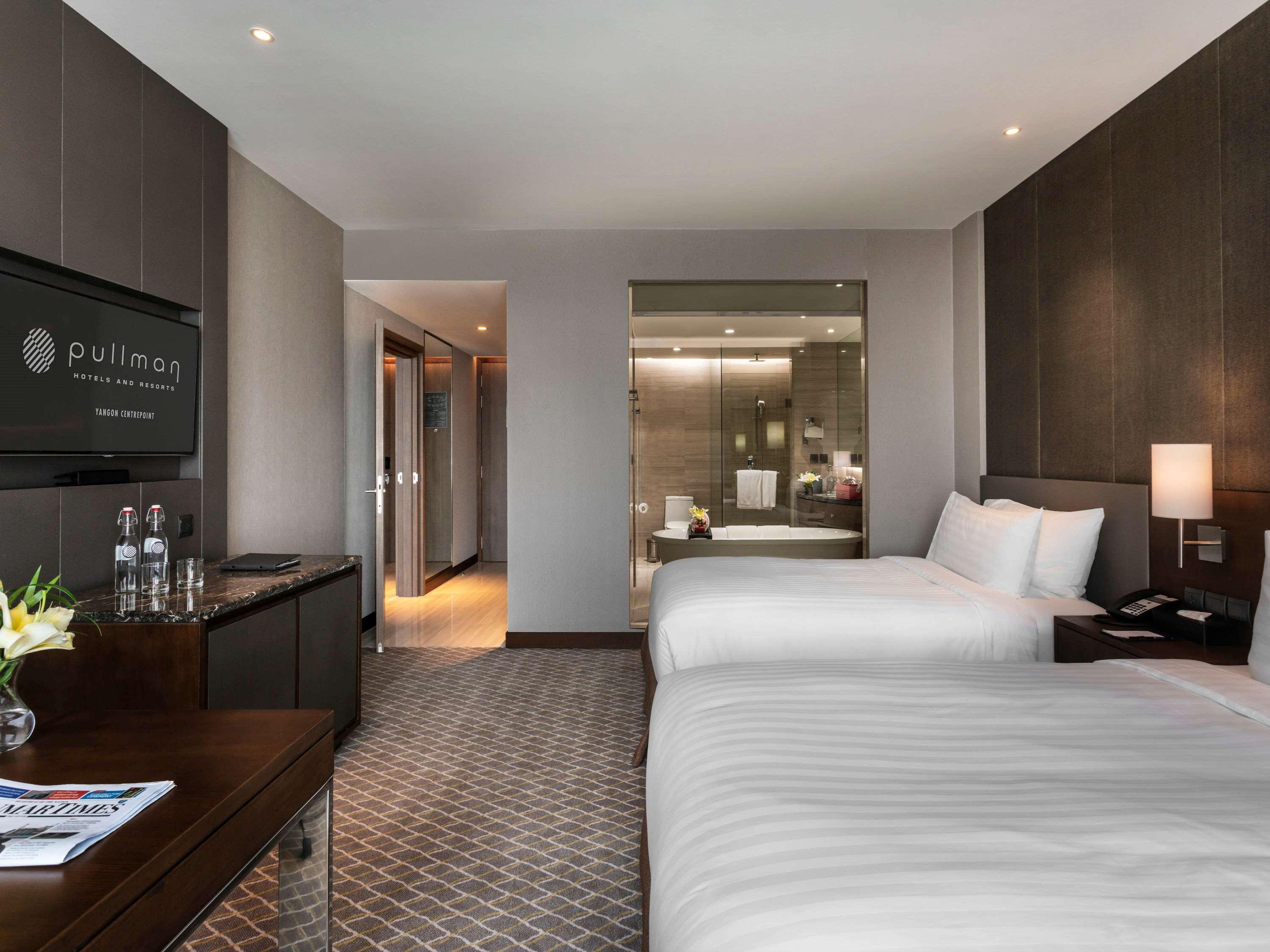 Hotel Pullman Yangon Centrepoint Esterno foto