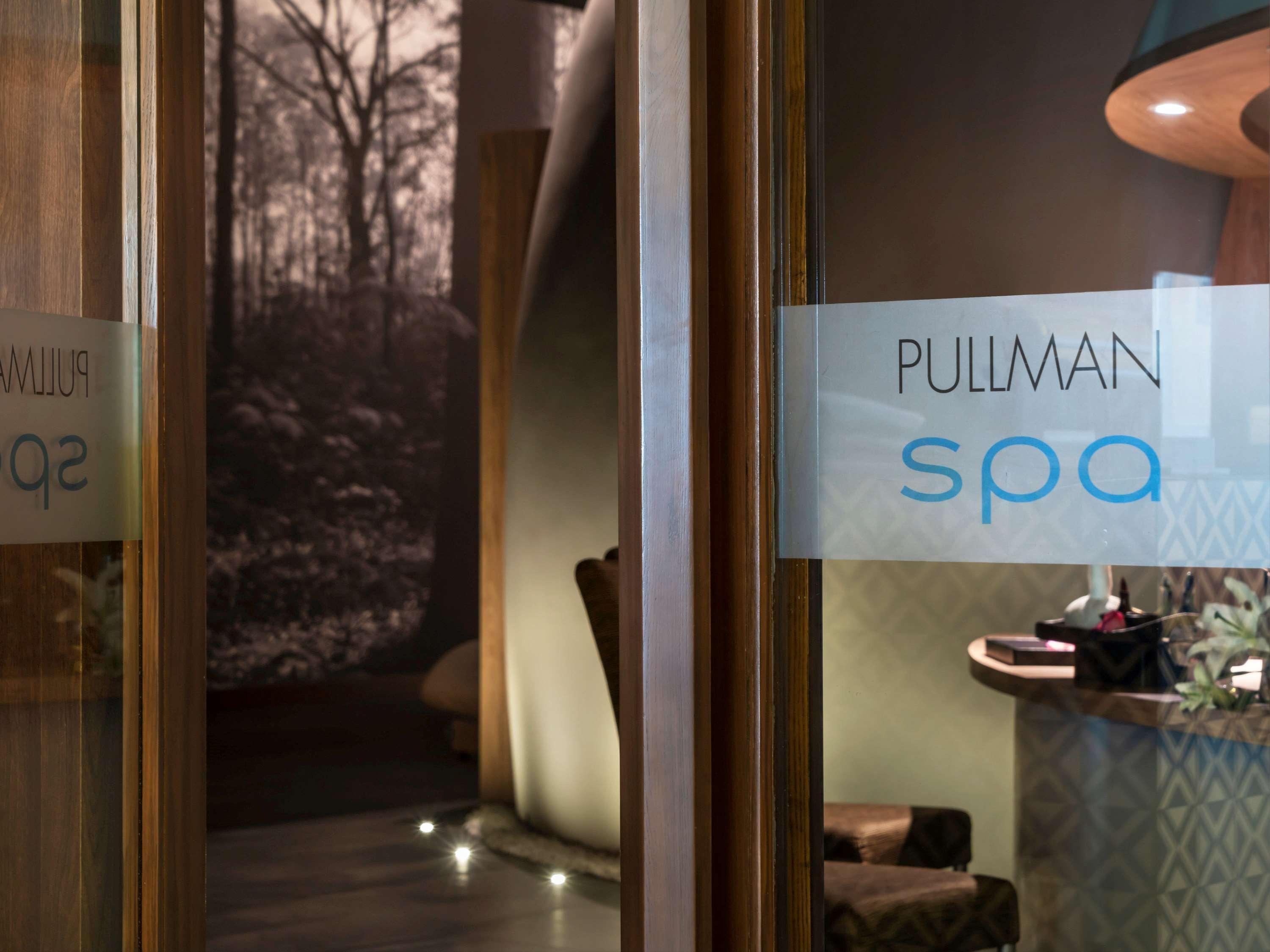 Hotel Pullman Yangon Centrepoint Esterno foto