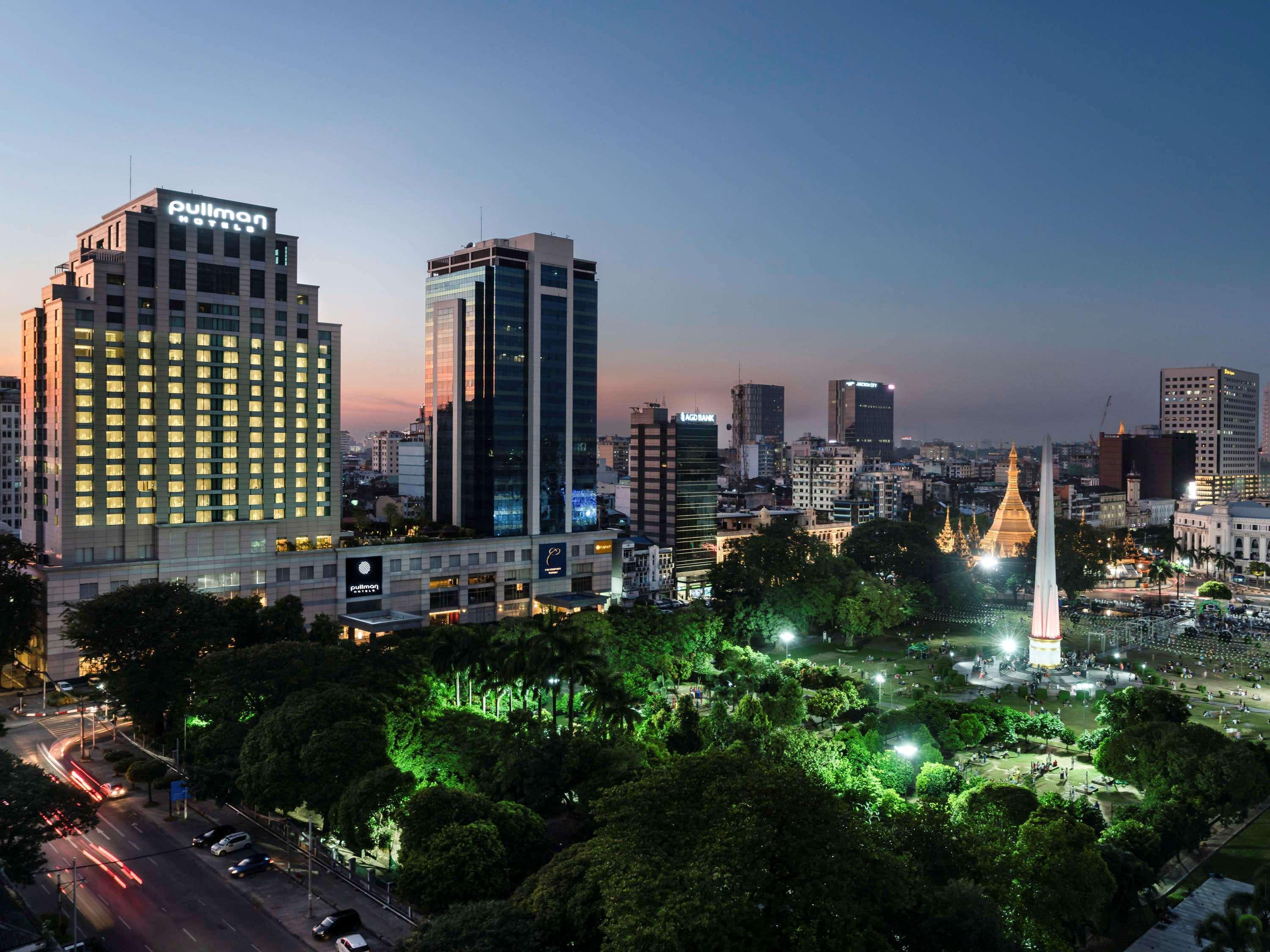 Hotel Pullman Yangon Centrepoint Esterno foto