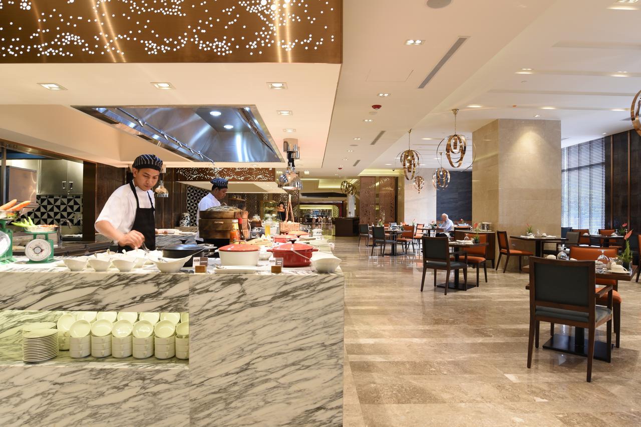 Hotel Pullman Yangon Centrepoint Esterno foto