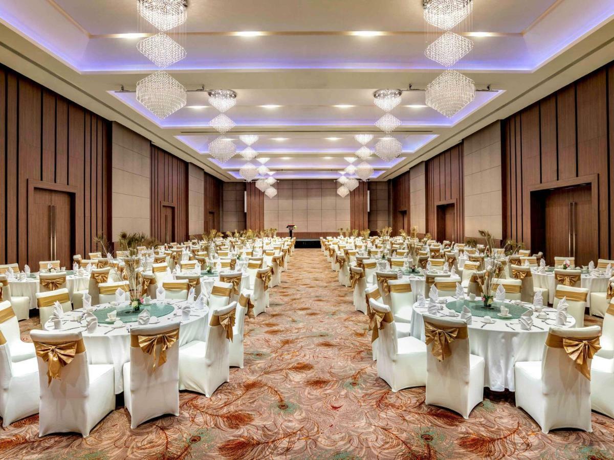 Hotel Pullman Yangon Centrepoint Esterno foto