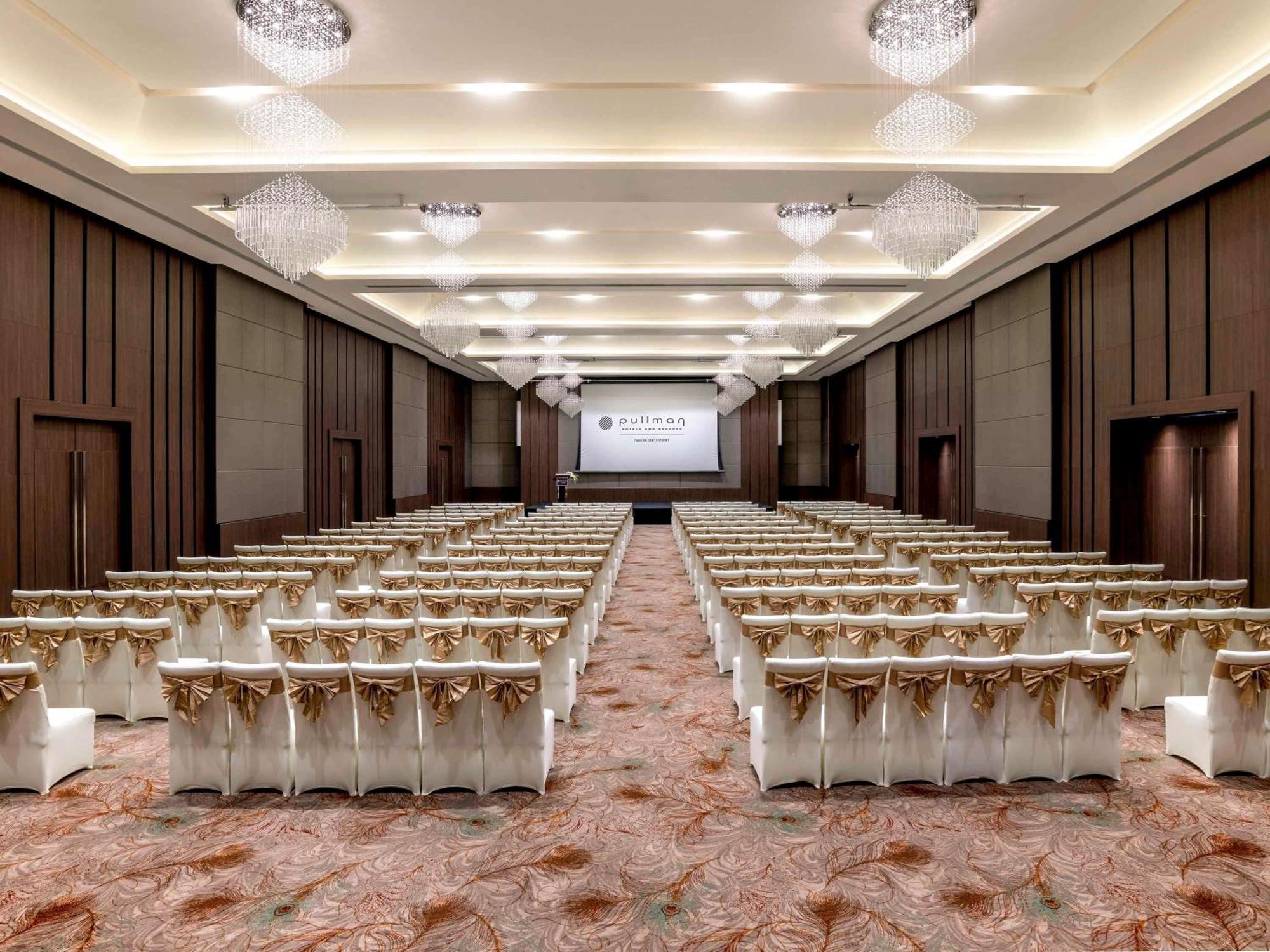 Hotel Pullman Yangon Centrepoint Esterno foto